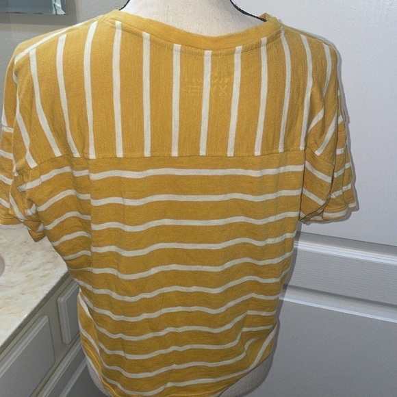 EUC Roxy Yellow and White Striped Crop Top Size Large - Picture 5 of 7